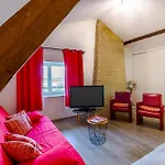 בית נופש La Ferme De La Foret Beauronne