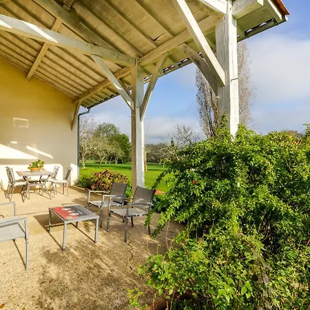 La Ferme De La Foret بيت للعطل Beauronne